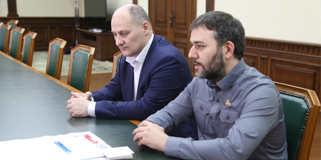 V Minekonomterrazvitiya CHR sostoyalas vstrecha s delegatsiyey iz Severnoy Osetii 2